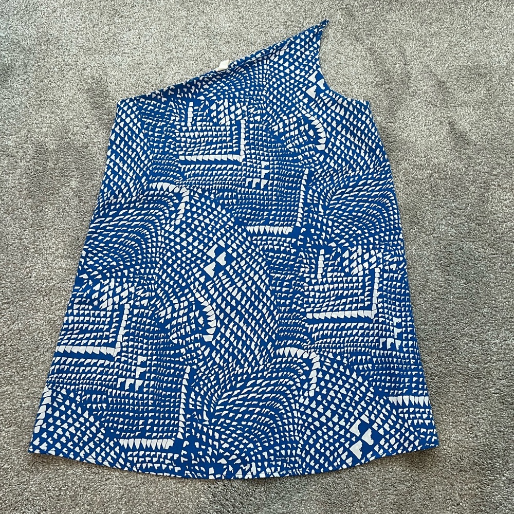 One-shoulder blue patterned dress